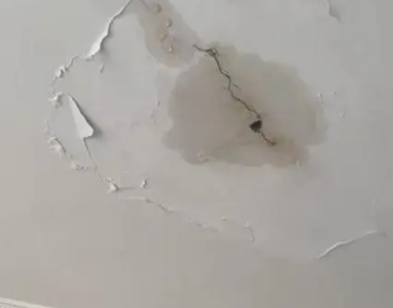 古蔺阳台漏水维修公司分享下屋面防水工程质量问题原因分析